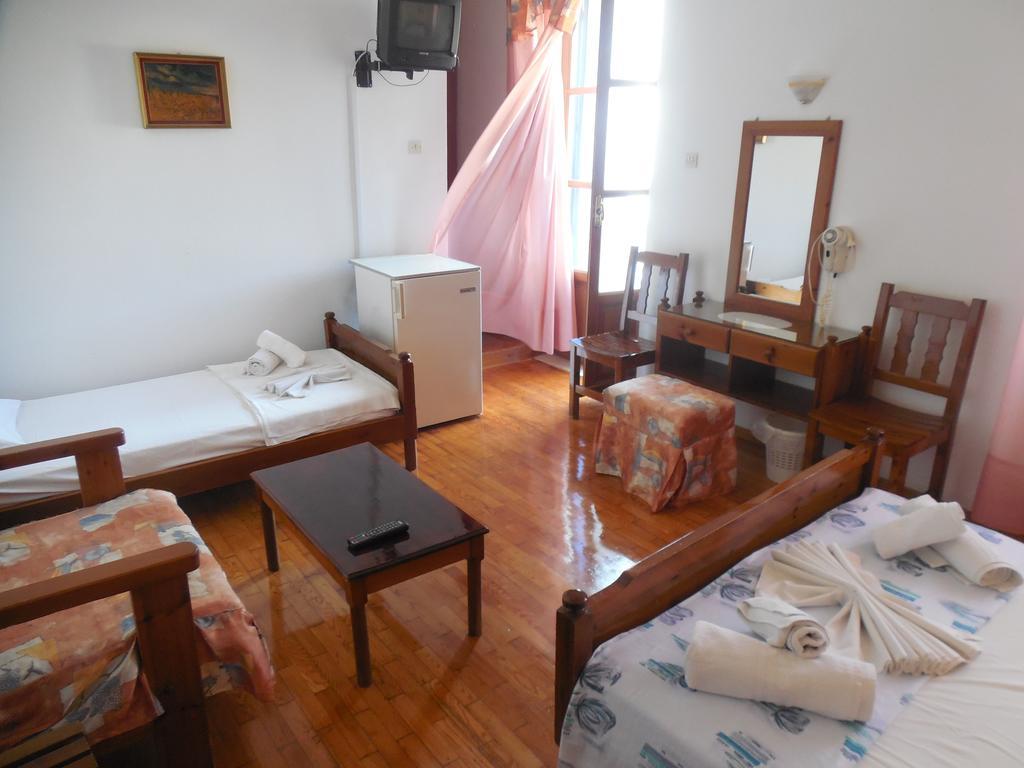 Adonis Rooms Skopelos Town Bagian luar foto