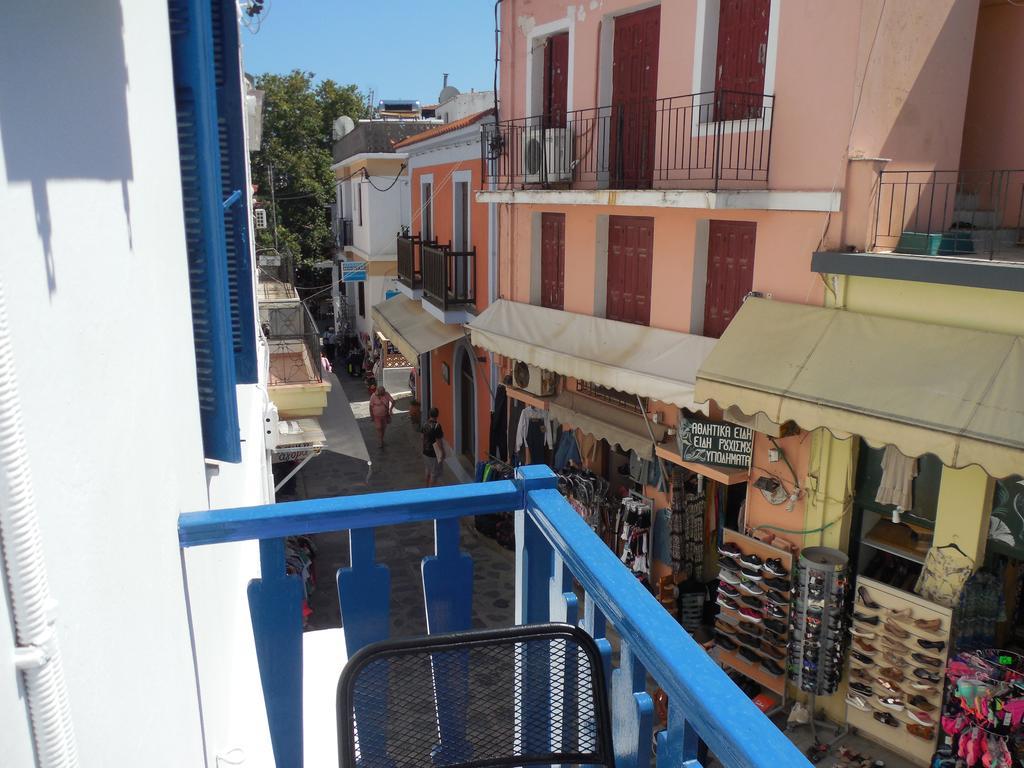 Adonis Rooms Skopelos Town Bagian luar foto